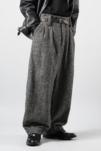 画像をギャラリービューアに読み込む, KLASICA "GL GOSSE-HS" RE DESIGNED BARREL TROUSERS / SOAKED HOMESPUN TWEED (GRAVEL)