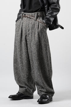 画像をギャラリービューアに読み込む, KLASICA "GL GOSSE-HS" RE DESIGNED BARREL TROUSERS / SOAKED HOMESPUN TWEED (GRAVEL)