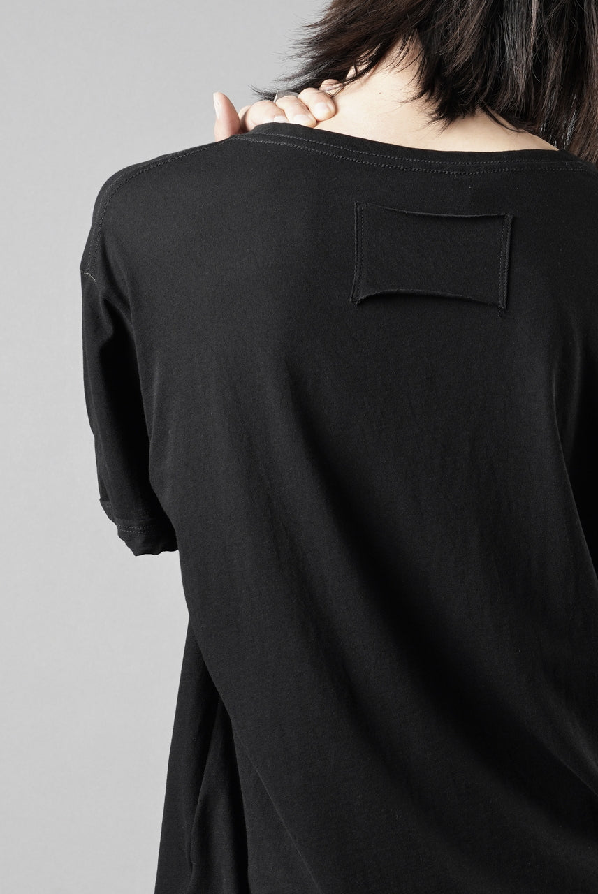 Load image into Gallery viewer, KLASICA "DEGREE 10" TORSION SEEM REGULAR FIT TEE / HIGH TWISTED COTTON DRY JERSEY (BLACK)