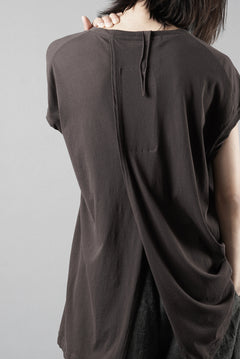 画像をギャラリービューアに読み込む, KLASICA "LUNG v.7" FLAP BACK SLEEVE LESS / HIGH TWISTED COTTON DRY JERSEY (BROWN)