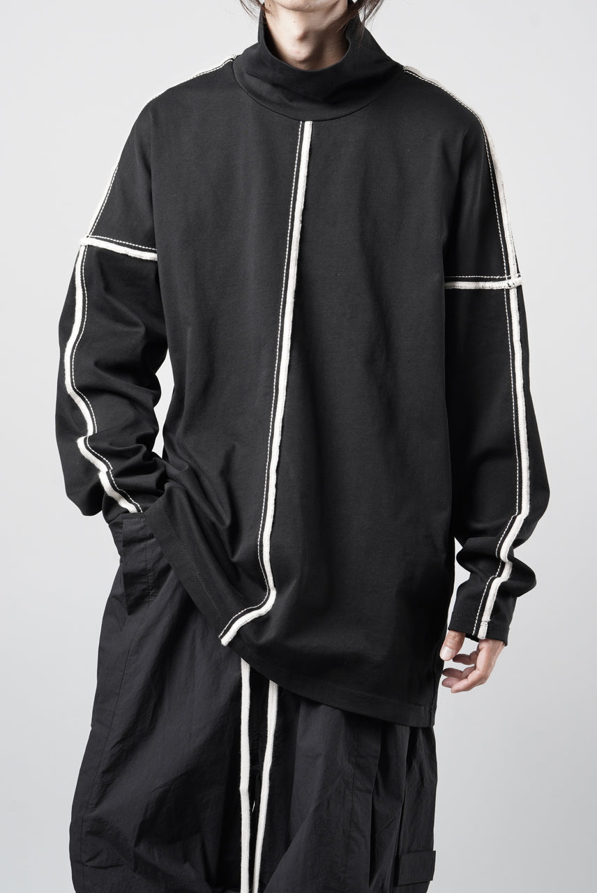 画像をギャラリービューアに読み込む, OBLADI HIGH NECK DROP SHOULDER T-SHIRT WITH BEIGE OVERLOCK STITCHING (BLACK)