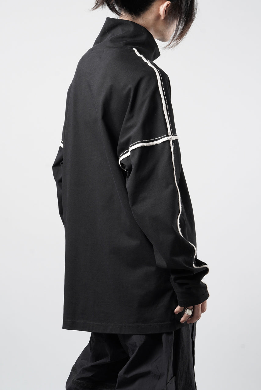 画像をギャラリービューアに読み込む, OBLADI HIGH NECK DROP SHOULDER T-SHIRT WITH BEIGE OVERLOCK STITCHING (BLACK)