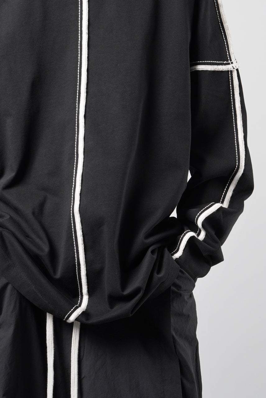 画像をギャラリービューアに読み込む, OBLADI HIGH NECK DROP SHOULDER T-SHIRT WITH BEIGE OVERLOCK STITCHING (BLACK)