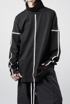 画像をギャラリービューアに読み込む, OBLADI HIGH NECK DROP SHOULDER T-SHIRT WITH BEIGE OVERLOCK STITCHING (BLACK)
