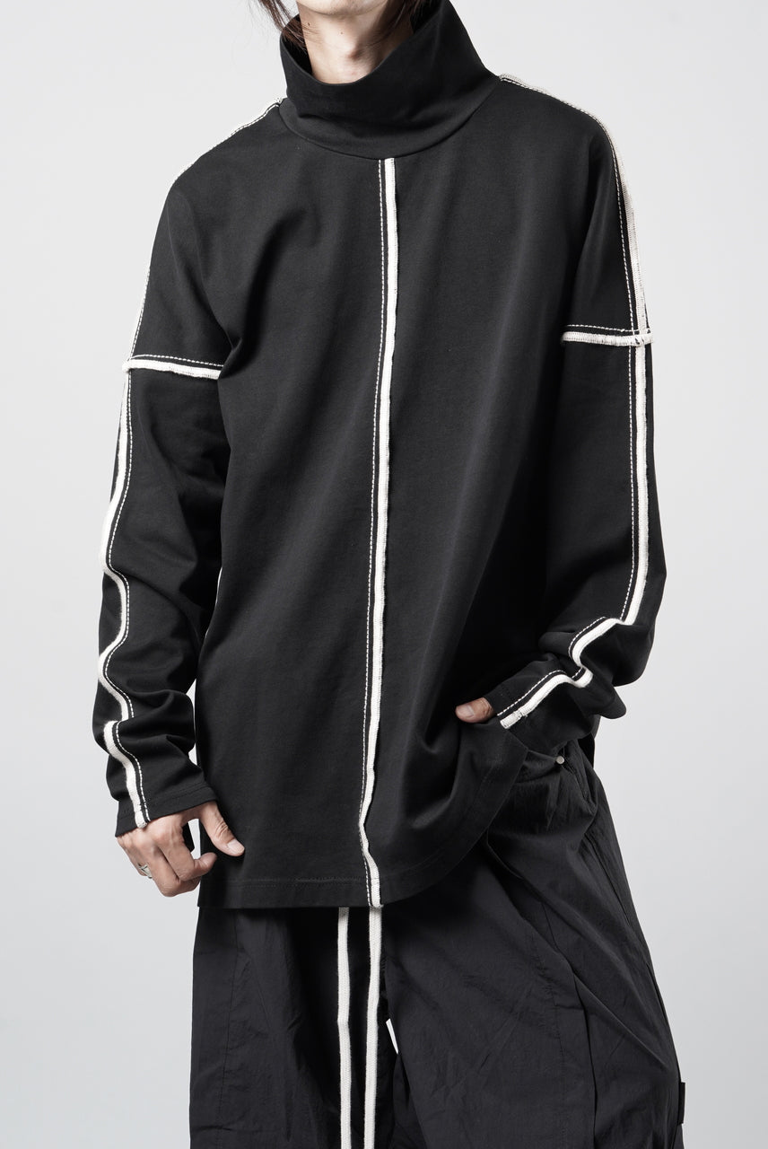 画像をギャラリービューアに読み込む, OBLADI HIGH NECK DROP SHOULDER T-SHIRT WITH BEIGE OVERLOCK STITCHING (BLACK)