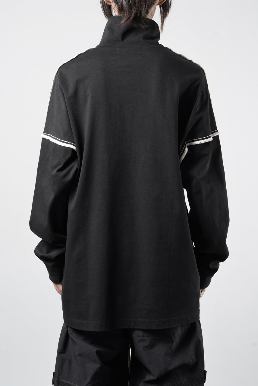 画像をギャラリービューアに読み込む, OBLADI HIGH NECK DROP SHOULDER T-SHIRT WITH BEIGE OVERLOCK STITCHING (BLACK)