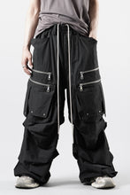 画像をギャラリービューアに読み込む, A.F ARTEFACT CARGO TUCK WIDE PANTS / TYPEWRITER COTTON CLOTH (BLACK)