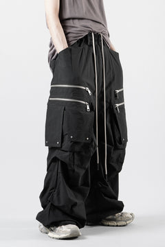 画像をギャラリービューアに読み込む, A.F ARTEFACT CARGO TUCK WIDE PANTS / TYPEWRITER COTTON CLOTH (BLACK)