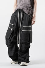 画像をギャラリービューアに読み込む, A.F ARTEFACT CARGO TUCK WIDE PANTS / TYPEWRITER COTTON CLOTH (BLACK)