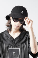 画像をギャラリービューアに読み込む, MASTERMIND WORLD x KANGOL® BERMUDA CASUAL (BLACK)
