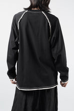Load image into Gallery viewer, OBLADI RAGLAN LONG-SLEEVE T-SHIRT WITH BEIGE OVERLOCK STITCHING (BLACK)