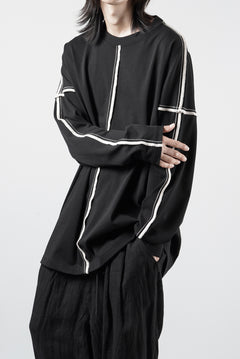 Load image into Gallery viewer, OBLADI DROP SHOULDER LONG SLEEVE T-SHIRT WITH BEIGE OVERLOCK STITCHING (BLACK)
