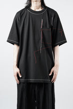 画像をギャラリービューアに読み込む, OBLADI RED AND BEIGE STITCHES POCKET ON BLACK T-SHIRT (BLACK)