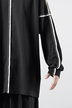 Load image into Gallery viewer, OBLADI DROP SHOULDER LONG SLEEVE T-SHIRT WITH BEIGE OVERLOCK STITCHING (BLACK)