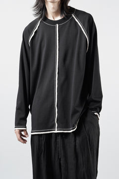 Load image into Gallery viewer, OBLADI RAGLAN LONG-SLEEVE T-SHIRT WITH BEIGE OVERLOCK STITCHING (BLACK)