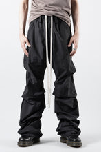 画像をギャラリービューアに読み込む, A.F ARTEFACT TUCK BAGGY PANTS / TYPEWRITER COTTON CLOTH (BLACK)