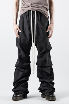 画像をギャラリービューアに読み込む, A.F ARTEFACT TUCK BAGGY PANTS / TYPEWRITER COTTON CLOTH (BLACK)