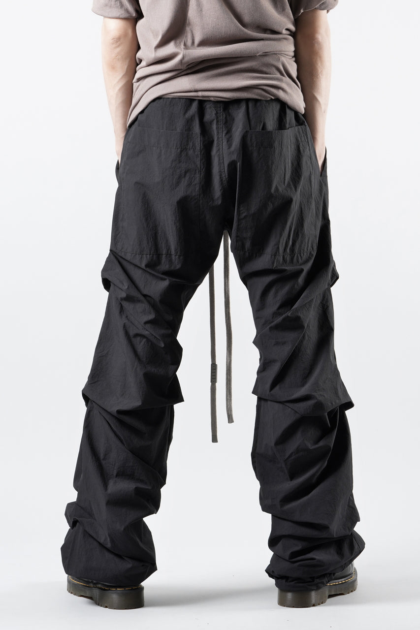 画像をギャラリービューアに読み込む, A.F ARTEFACT TUCK BAGGY PANTS / TYPEWRITER COTTON CLOTH (BLACK)