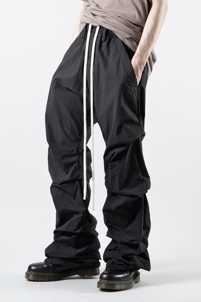 画像をギャラリービューアに読み込む, A.F ARTEFACT TUCK BAGGY PANTS / TYPEWRITER COTTON CLOTH (BLACK)