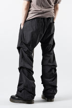 画像をギャラリービューアに読み込む, A.F ARTEFACT TUCK BAGGY PANTS / TYPEWRITER COTTON CLOTH (BLACK)
