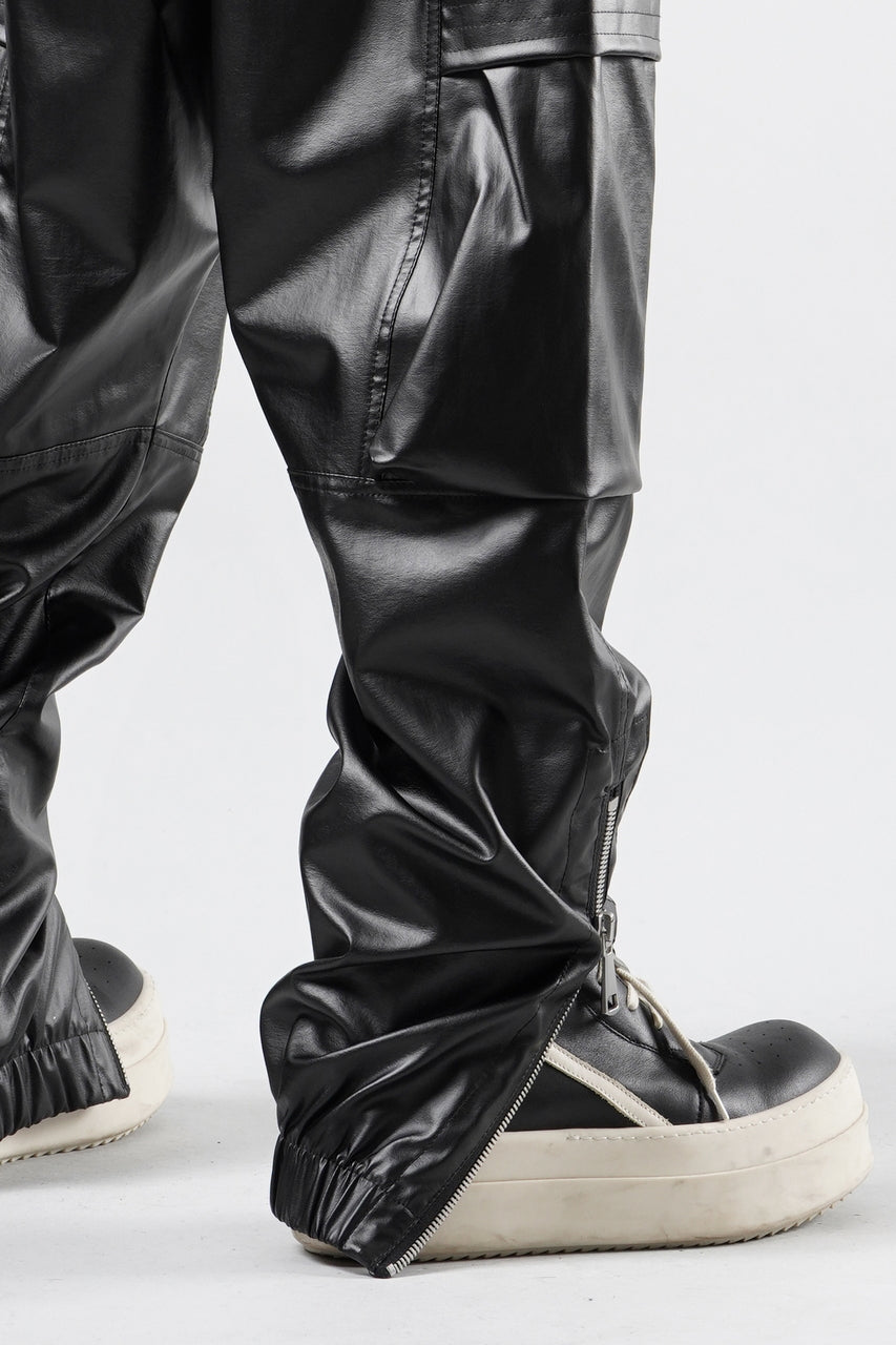 画像をギャラリービューアに読み込む, A.F ARTEFACT ZIPPER CARGO PANTS / LUSTROUS COATED WOVEN (BLACK)