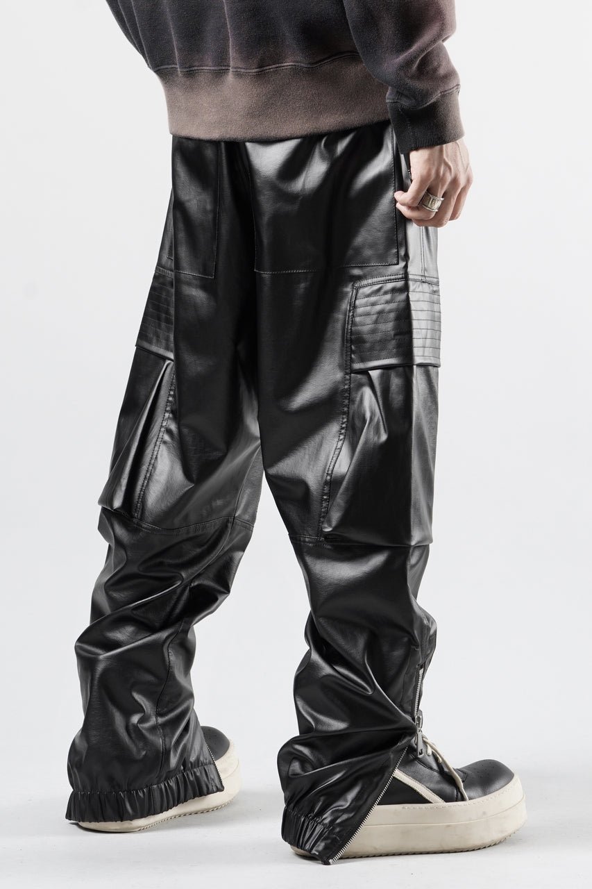 画像をギャラリービューアに読み込む, A.F ARTEFACT ZIPPER CARGO PANTS / LUSTROUS COATED WOVEN (BLACK)