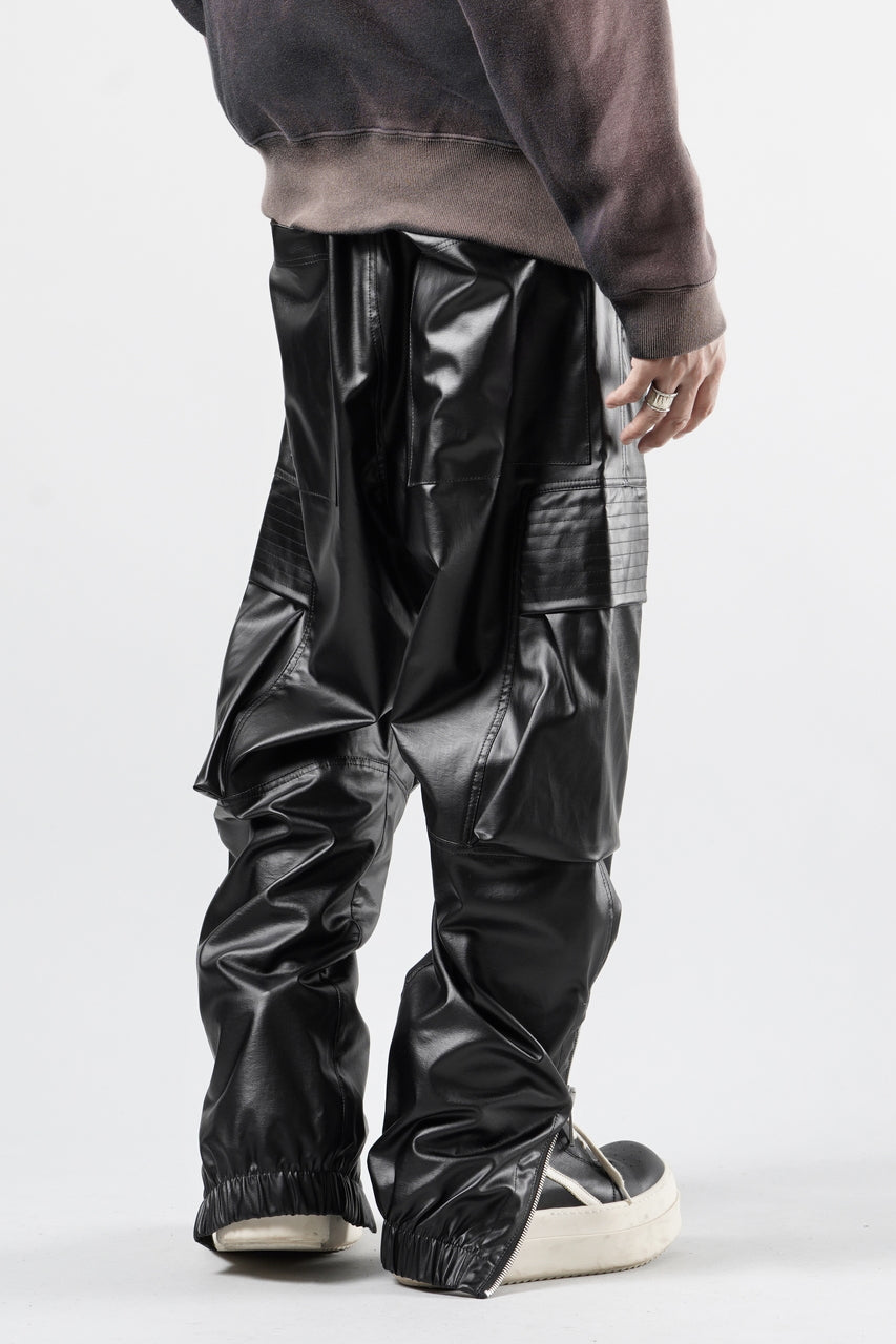 画像をギャラリービューアに読み込む, A.F ARTEFACT ZIPPER CARGO PANTS / LUSTROUS COATED WOVEN (BLACK)
