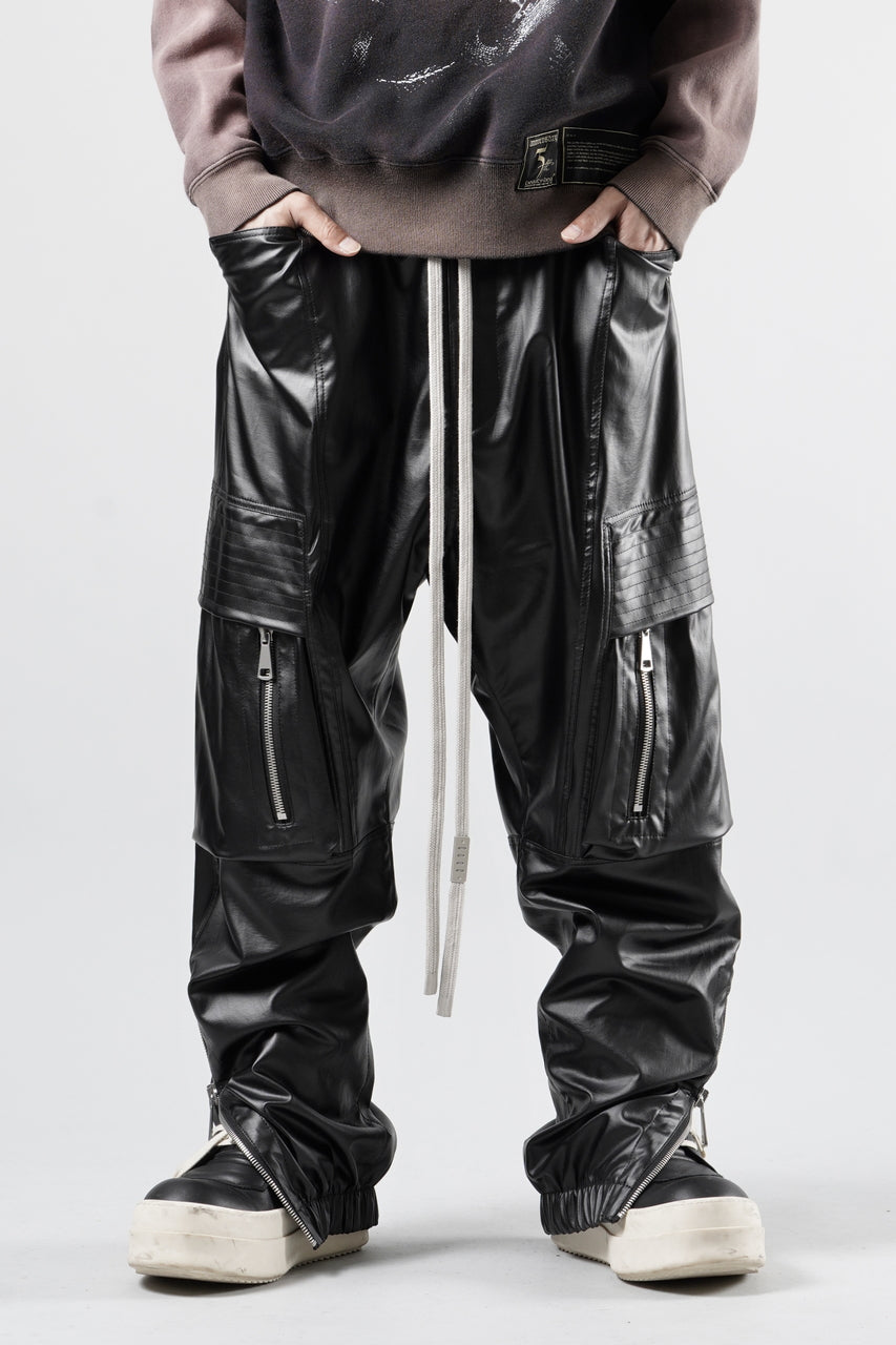 画像をギャラリービューアに読み込む, A.F ARTEFACT ZIPPER CARGO PANTS / LUSTROUS COATED WOVEN (BLACK)