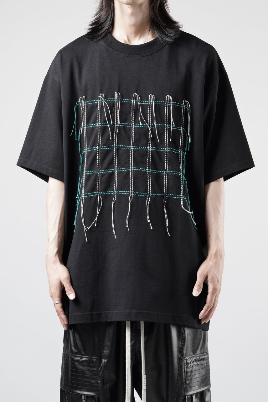 画像をギャラリービューアに読み込む, OBLADI GREEN &amp; BEIGE GRID STITCHES ON BLACK T-SHIRT (BLACK)