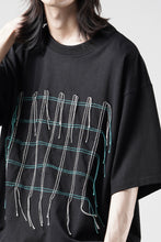 画像をギャラリービューアに読み込む, OBLADI GREEN &amp; BEIGE GRID STITCHES ON BLACK T-SHIRT (BLACK)