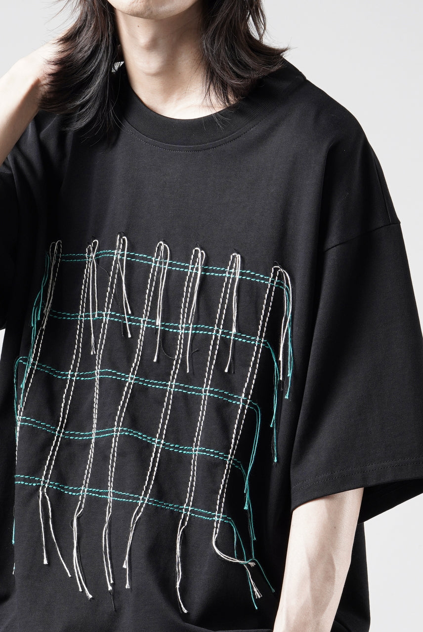 画像をギャラリービューアに読み込む, OBLADI GREEN &amp; BEIGE GRID STITCHES ON BLACK T-SHIRT (BLACK)