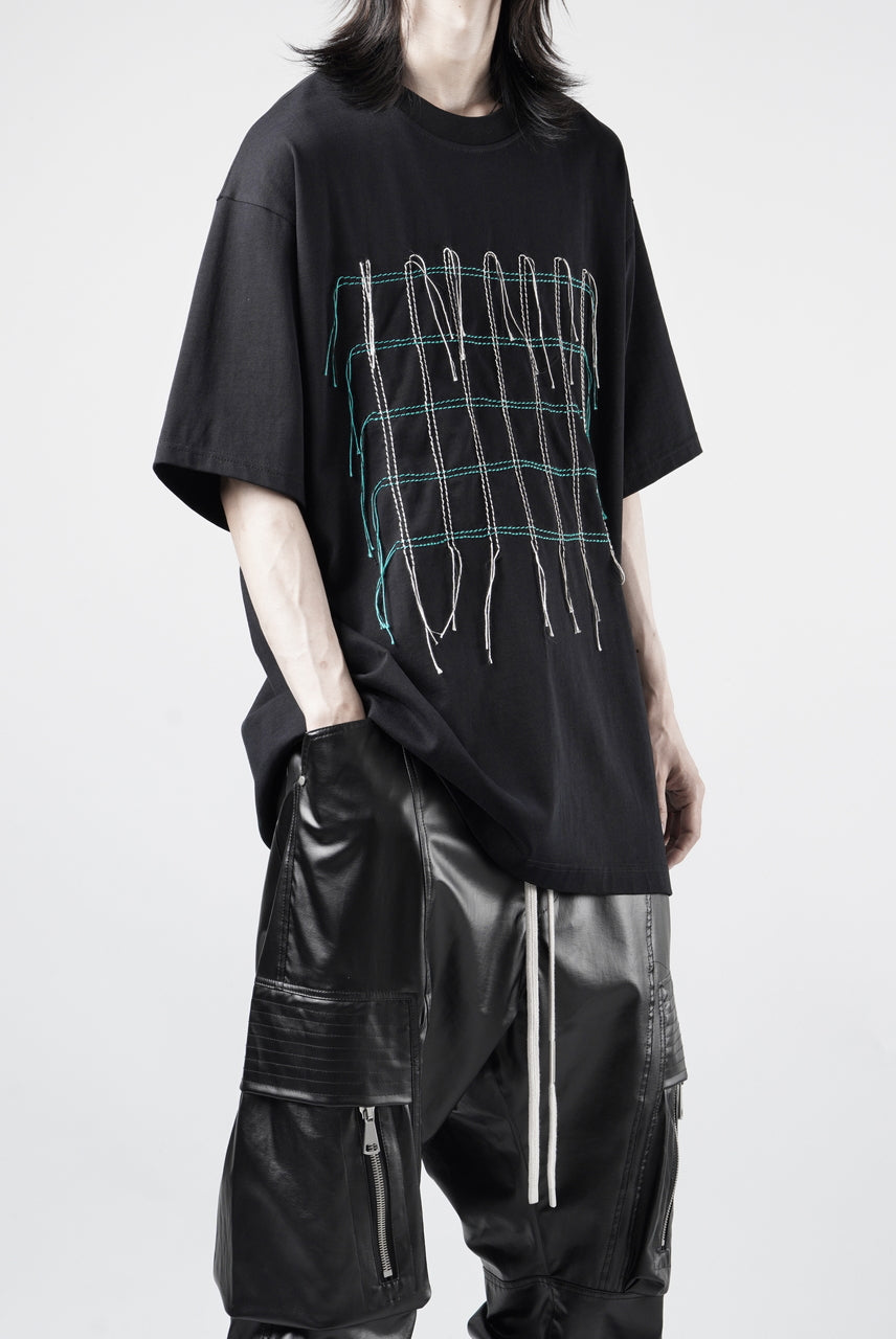 画像をギャラリービューアに読み込む, OBLADI GREEN &amp; BEIGE GRID STITCHES ON BLACK T-SHIRT (BLACK)