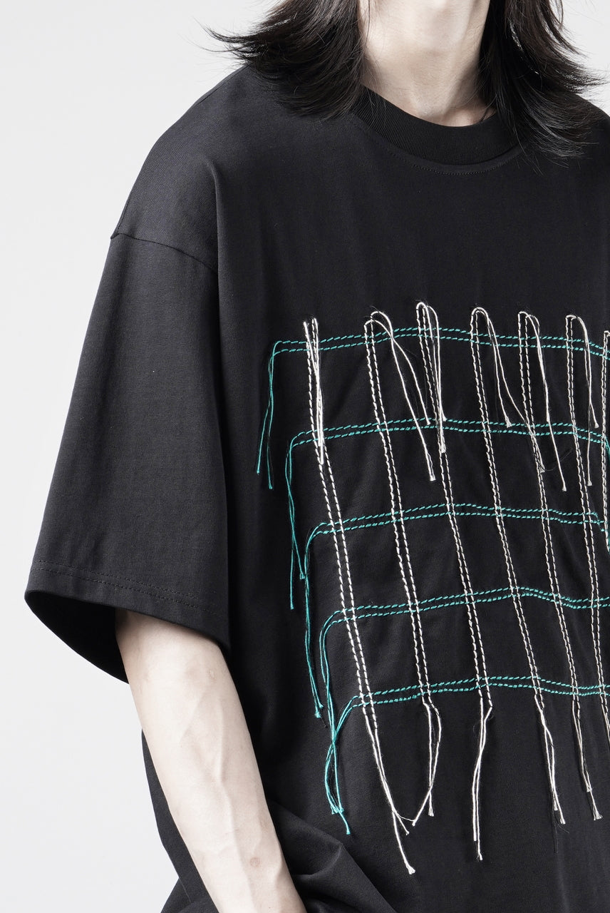 画像をギャラリービューアに読み込む, OBLADI GREEN &amp; BEIGE GRID STITCHES ON BLACK T-SHIRT (BLACK)