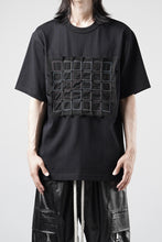 画像をギャラリービューアに読み込む, OBLADI BLACK T-SHIRT WITH GREEN-PURPLE CRISSCROSS SQUARE STITCHES ON MESH (BLACK)