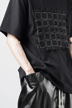 画像をギャラリービューアに読み込む, OBLADI BLACK T-SHIRT WITH GREEN-PURPLE CRISSCROSS SQUARE STITCHES ON MESH (BLACK)