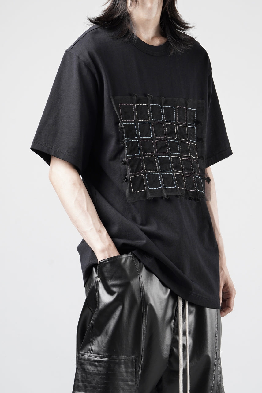 画像をギャラリービューアに読み込む, OBLADI BLACK T-SHIRT WITH GREEN-PURPLE CRISSCROSS SQUARE STITCHES ON MESH (BLACK)