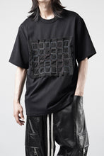画像をギャラリービューアに読み込む, OBLADI BLACK T-SHIRT WITH GREEN-PURPLE CRISSCROSS SQUARE STITCHES ON MESH (BLACK)