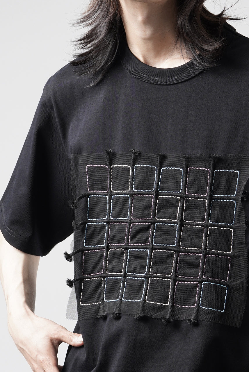 画像をギャラリービューアに読み込む, OBLADI BLACK T-SHIRT WITH GREEN-PURPLE CRISSCROSS SQUARE STITCHES ON MESH (BLACK)