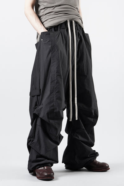 A.F ARTEFACT TUCK WIDE PANTS / TYPEWRITER COTTON CLOTH (BLACK)