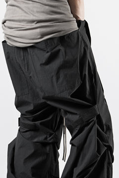 画像をギャラリービューアに読み込む, A.F ARTEFACT CARGO TUCK WIDE PANTS / TYPEWRITER COTTON CLOTH (BLACK)