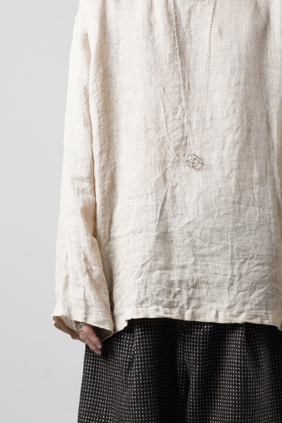 画像をギャラリービューアに読み込む, YUTA MATSUOKA pullover shirt / natural linen gauze (beige)
