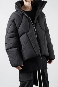 画像をギャラリービューアに読み込む, thom/krom OVERSIZED HIGH NECK JACKET / WARM PUFFER (BLACK)