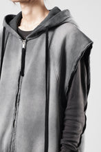 画像をギャラリービューアに読み込む, thom/krom OVERSIZED SLEEVELESS ZIP UP HOODIE / SOFT COTTON SWEAT (GREY STONE WASH SPRAY)