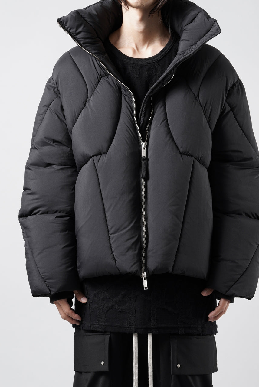 画像をギャラリービューアに読み込む, thom/krom OVERSIZED HIGH NECK JACKET / WARM PUFFER (BLACK)