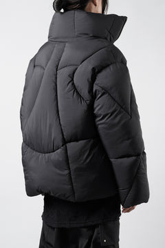 画像をギャラリービューアに読み込む, thom/krom OVERSIZED HIGH NECK JACKET / WARM PUFFER (BLACK)