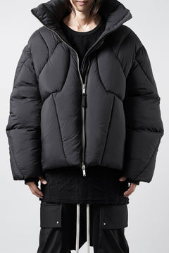 画像をギャラリービューアに読み込む, thom/krom OVERSIZED HIGH NECK JACKET / WARM PUFFER (BLACK)