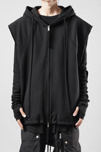 画像をギャラリービューアに読み込む, thom/krom OVERSIZED SLEEVELESS ZIP UP HOODIE / SOFT COTTON SWEAT (BLACK)