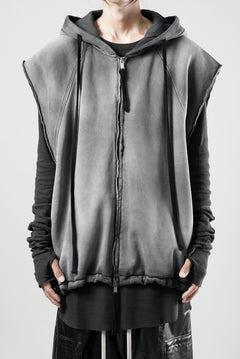 画像をギャラリービューアに読み込む, thom/krom OVERSIZED SLEEVELESS ZIP UP HOODIE / SOFT COTTON SWEAT (GREY STONE WASH SPRAY)