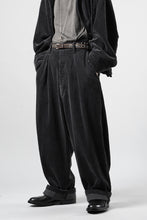 画像をギャラリービューアに読み込む, KLASICA "PACE-CD" WIDE AND TAPERED SILENT TROUSERS / HI-SOFT FINISHED 5-WALE CORDUROY (IRON)