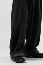 画像をギャラリービューアに読み込む, KLASICA "PACE-CD" WIDE AND TAPERED SILENT TROUSERS / HI-SOFT FINISHED 5-WALE CORDUROY (IRON)